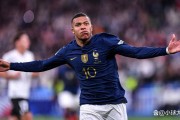 法国3-0！姆巴佩一传一射，10战狂轰13球，姆巴佩在拼抢中受伤