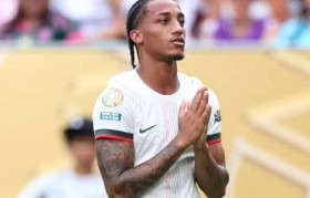 3场定去留,利物浦连遇强敌,切尔西陷入怪圈,没有红牌反而失利